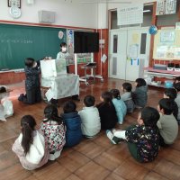 １年生・２年生へ読み聞かせ