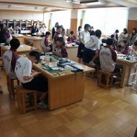授業参観・懇談会が開かれました (2/28)