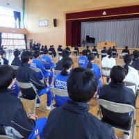 卒業式の予行練習を実施