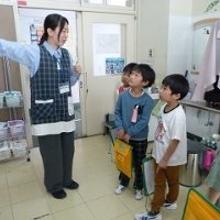 ５月　１日(木)　「1年生学校探険①」